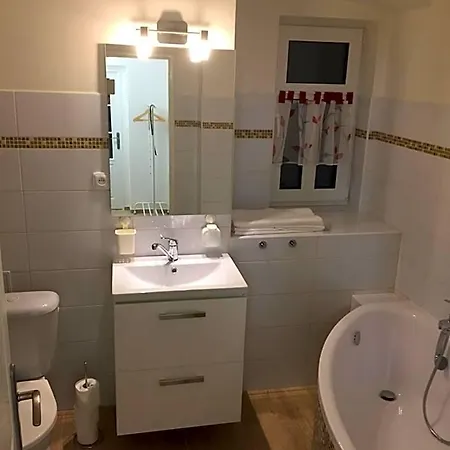 Michaela Hotel 3*