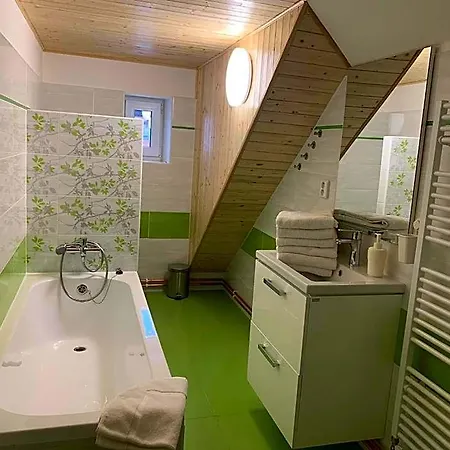 Michaela Hotel 3*